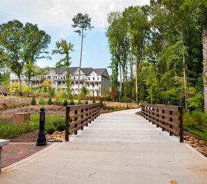 Outdoor park to walk around Alpharetta